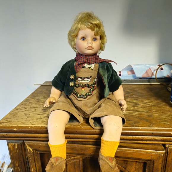 Vintage and Rare Hansel and Gretel Porcelain Dolls - Picture 12 of 16